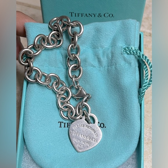 Tiffany & Co. blueish/greenish Enamel Return to Tiffany Heart Tag Bracelet - Picture 9 of 12